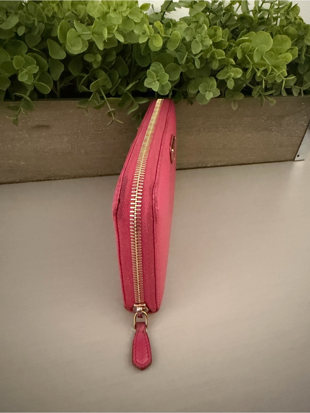 Prada Hot Pink Saffiano Zip Wallet w| Gold Logo - Picture 3 of 16